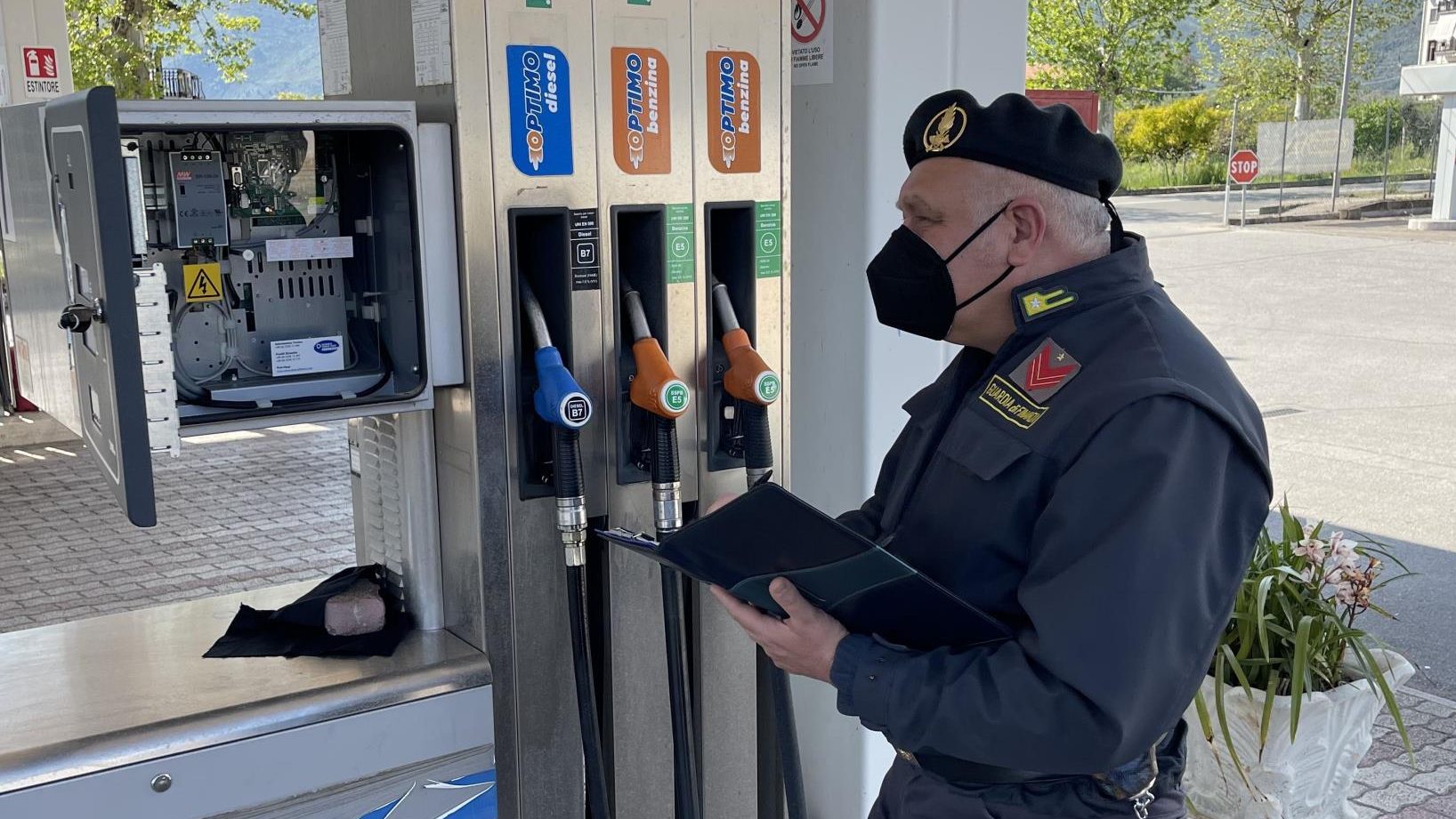 Auto - News, GdF: I Prezzi Della Benzina Sono Irregolari In Quattro ...